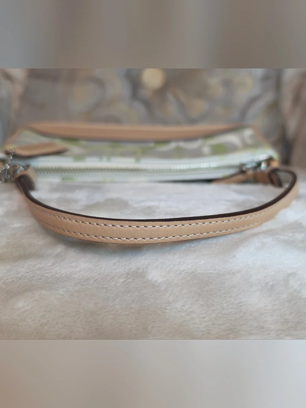 COACH VINTAGE OPTIC GREEN SIGNATURE C DEMI BAG 7027